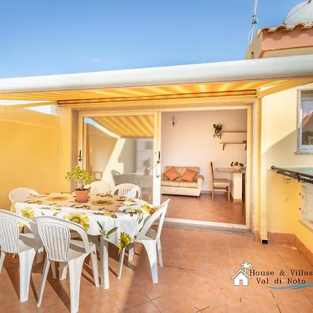 Sunny House * Avola