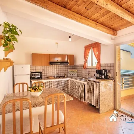 Sunny House Apartment