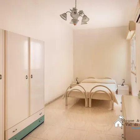 Sunny House * Avola